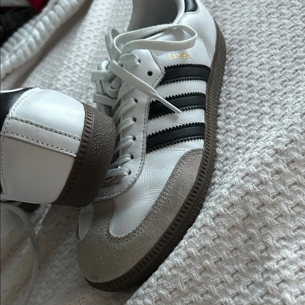 Adidas Classic Samba Sneakers - Picture 5 of 11